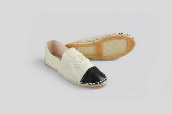 CHANEL Loafers Women--060